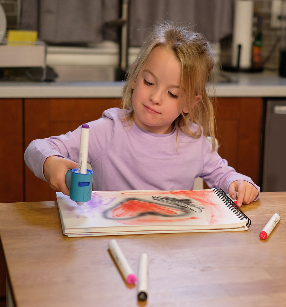 girl using the aircolor